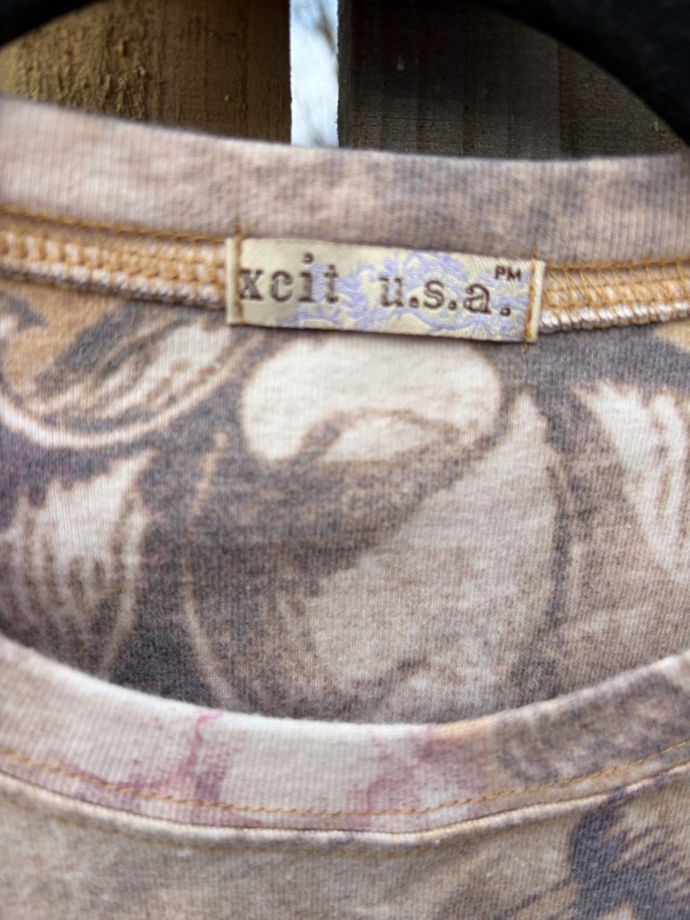 xcit u.s.a. Wild Ride western Floral Print Tee Taupe coastal cowgirl PM - Picture 12 of 12
